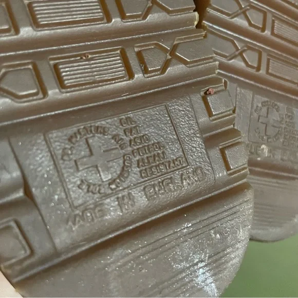 VTG England Made Dr Martens Fisherman's Sandals in Atlantic Green - Picture 8 of 9